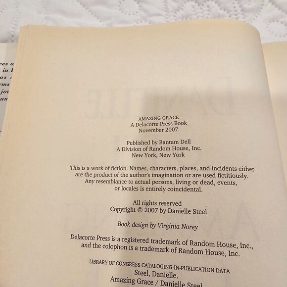 Danielle Steel Hardcover Book Lot - Amazing Grace Beauchamp Hall Without A Trace - Picture 5 of 14